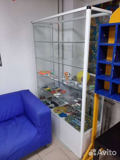 Витрина стеклянная