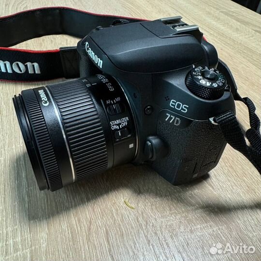 Цифровой фотоаппарат Canon EOS 77D + объектив