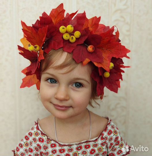 Венок на голову из осенних листьев