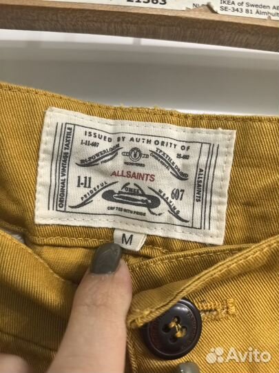 Новые шорты горчичные, M