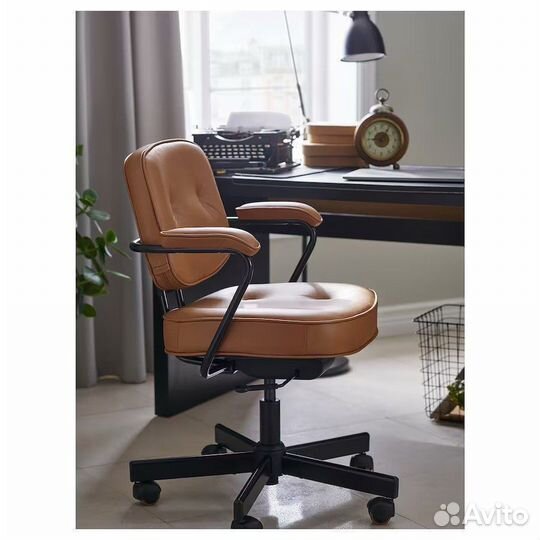 Офисное кресло IKEA alefjall (кожа)