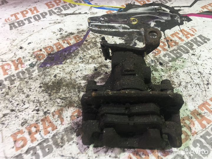 Форд Фокус Суппорт задний Лев