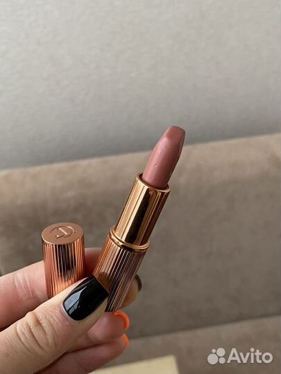 Помада Charlotte Tilbury pillow talk