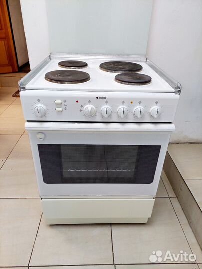 Индезит Рабочая Плита с духовкой бу электрическая