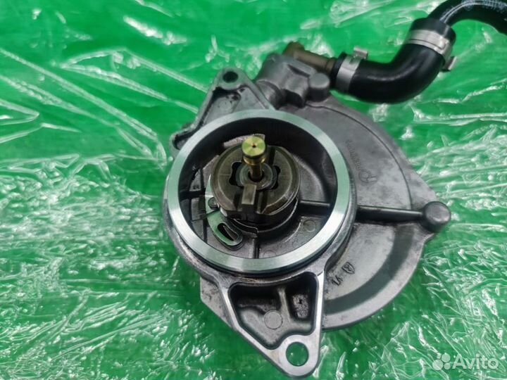 Насос вакуумный Volkswagen Touareg