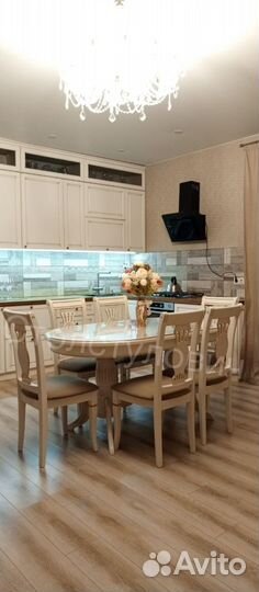 Столы и стулья