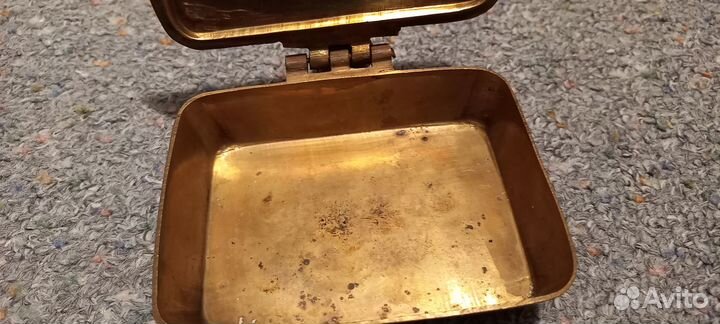 Бронзовая пепельница