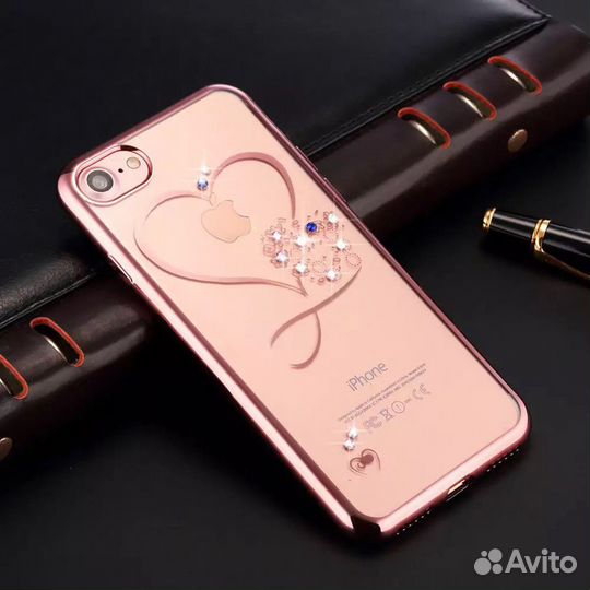 Чехлы на iPhone 11