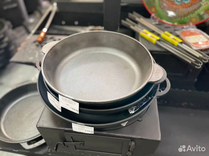 Сковорода, чугунная жаровня