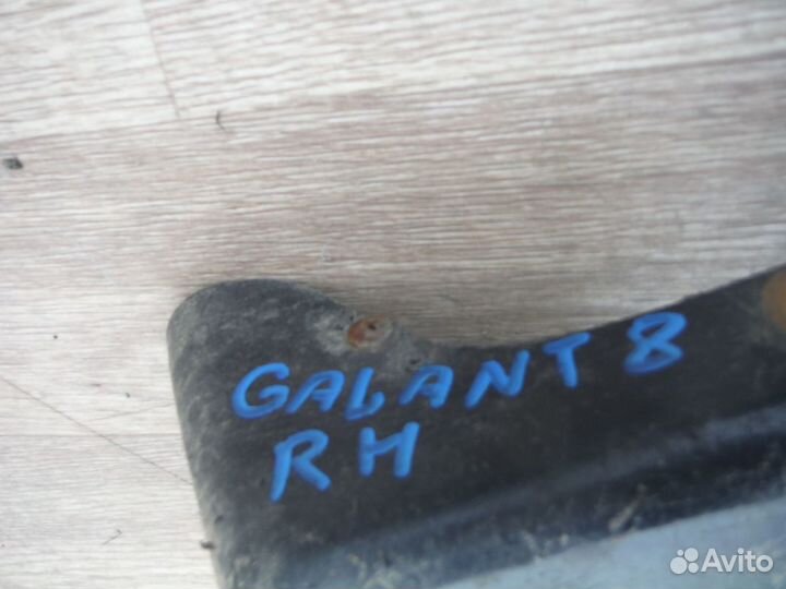 Порог накладка левый Mitsubishi Galant 8 2002