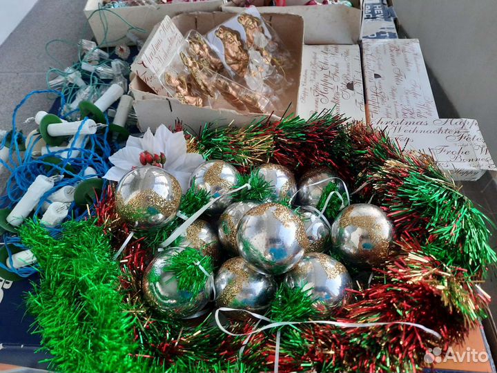 Ёлочные игрушки,гирлянды,мишура цветная