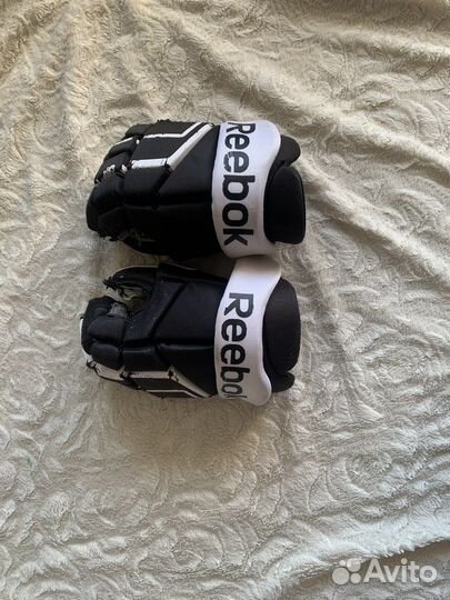 Краги хоккейные, нагрудник