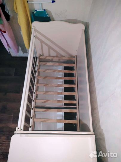 Детская кровать-трансформер с маятником