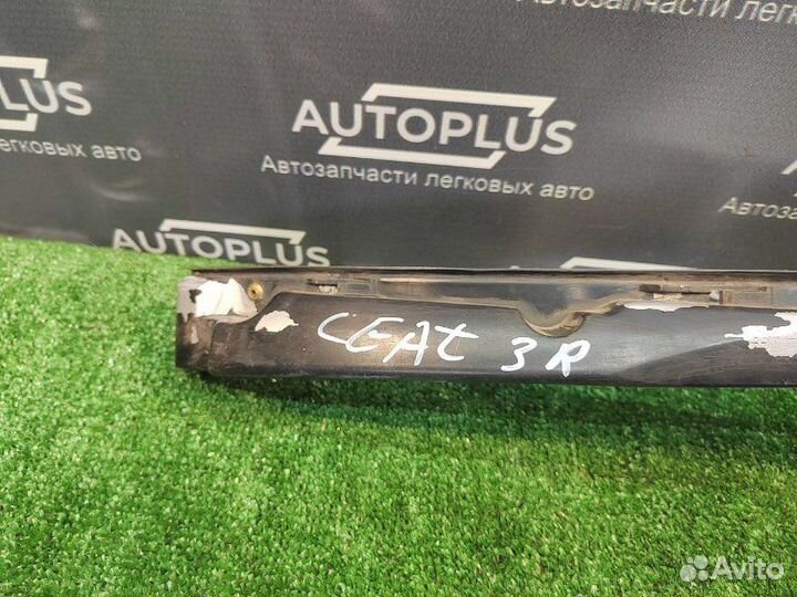 Крепление бампера заднее правое Seat Cordoba 1 1.4