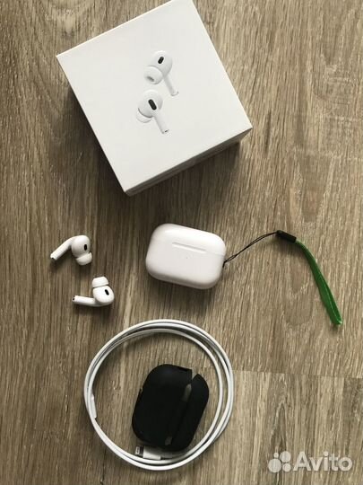 AirPods Pro с шумоподавлением