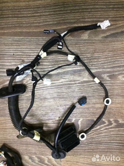 Проводка передней двери Renault Arkana