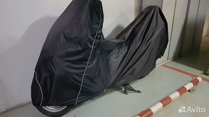 Макси скутер Suzuki