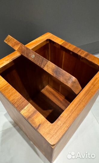 Броньподставка и ручка металла, емкость Zara