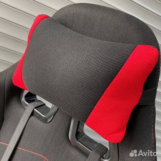 Компьютерное геймерское кресло