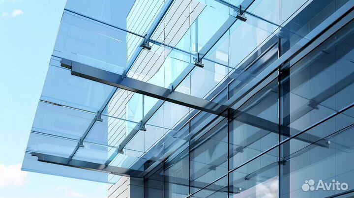 Стеклянный навес над входной дверью