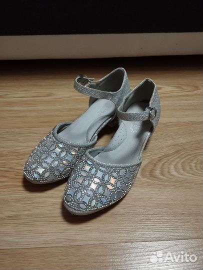 Туфли для девочки
