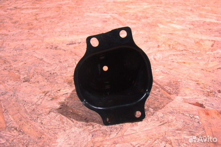 Nissan Note E11 Кронштейн заднего бампера