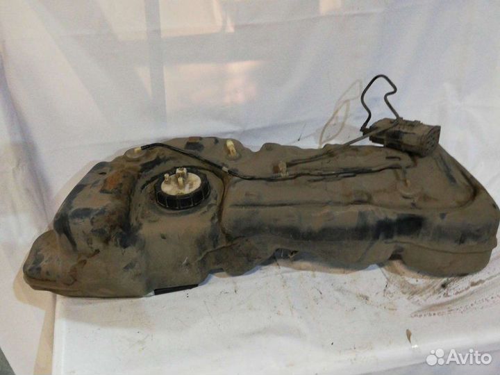 Бензобак Nissan Tiida C11