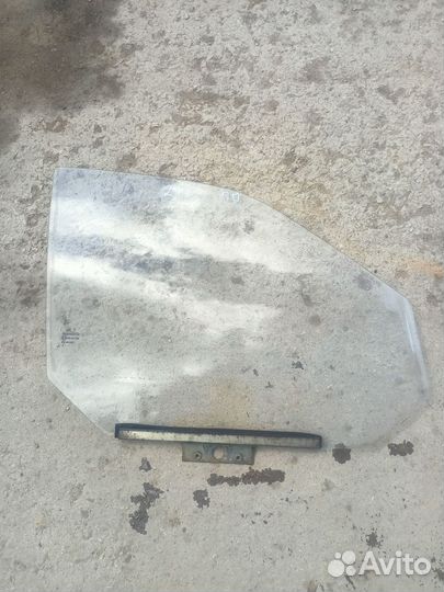 Стекло двери переднее правое Ваз 2110
