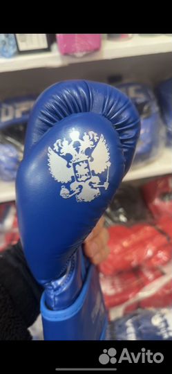 Боксерские перчатки clinch