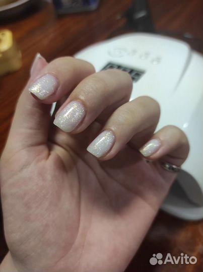 Модель на маникюр