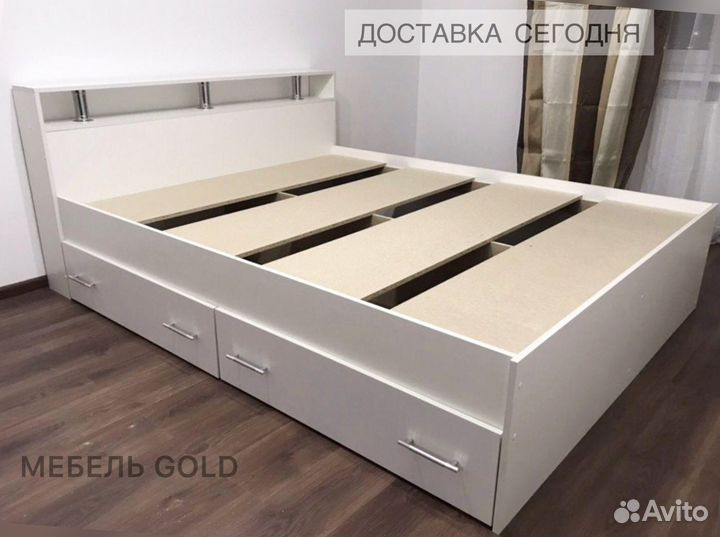 Кровать