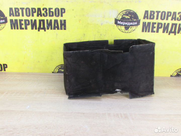 Кожух аккумулятора VW Passat B6