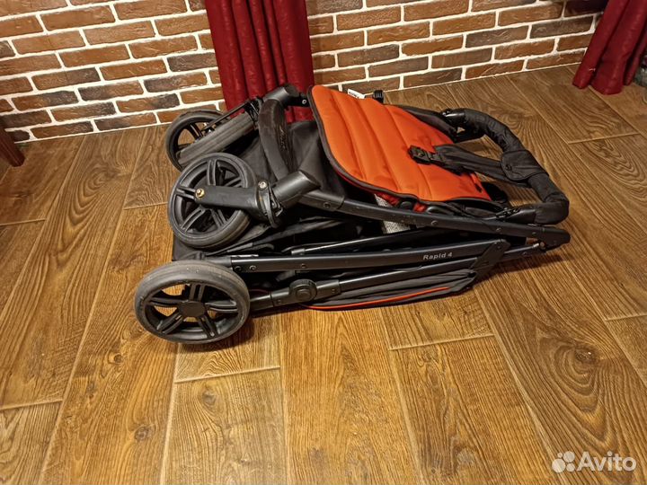 Коляска прогулочная