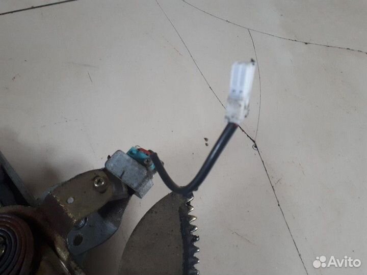 Стеклоподъемник электрический передний левый