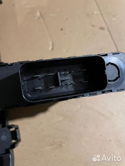 Блок (конвертер) стабилизации напряжения Audi Q3