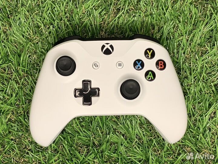 Xbox One S 500гб (400 игр)