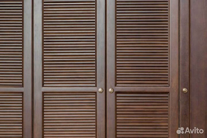 Вместительный шкаф