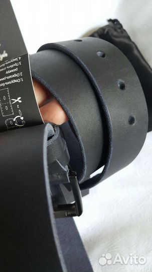 Мужской кожаный ремень черный