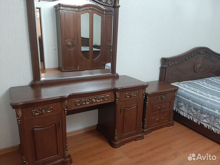 Спальный гарнитур бу