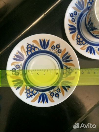 Чашки кофейные и вазочка (сервиз)