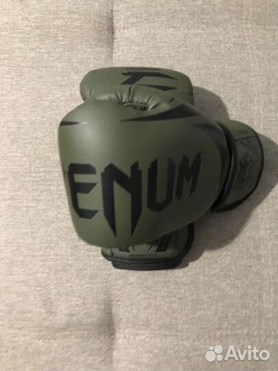 Боксерские перчатки