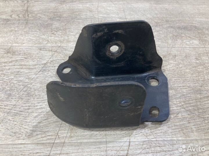 Кронштейн задний правый Renault Logan 2 седан K7MA