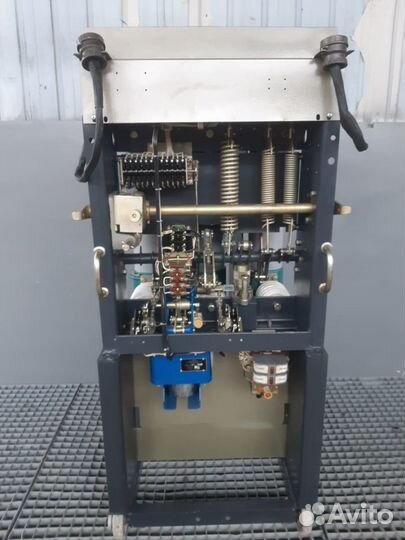 Продам масляные выключатели вмпэ-10