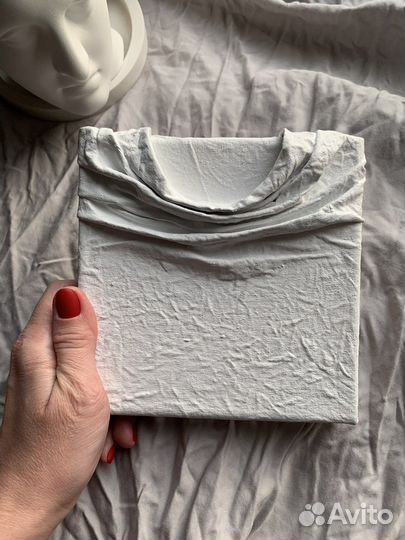 Бежевая рельефная картина ткань