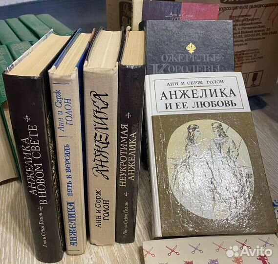 Книги; художественная литературв