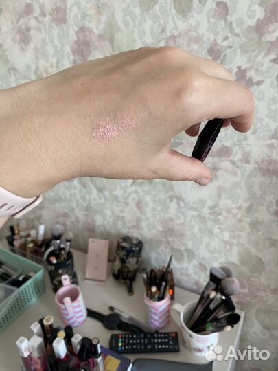 Тени для век