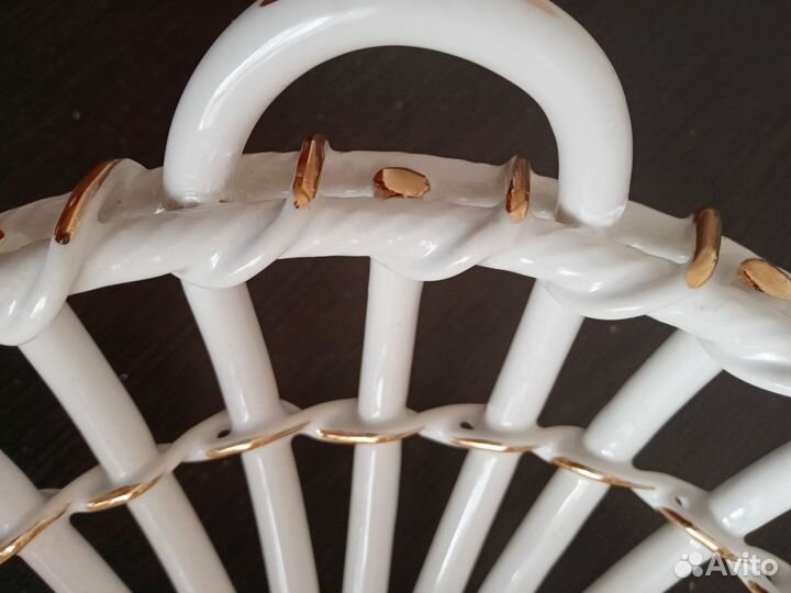 Ажурная сухарница(фруктовница) фарфор со сколом