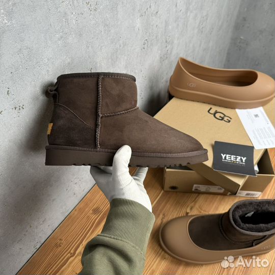 Комплект с галошами Ugg Classic Mini II Chocolate