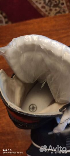 Коньки хоккейные larsen