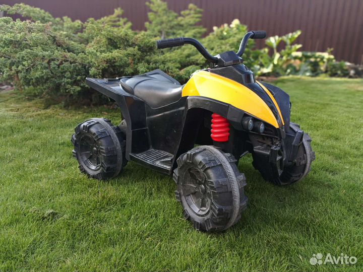 Детский квадроцикл на аккумуляторе